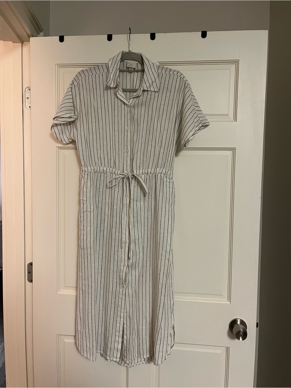 Striped Button-Front Shirt Dress with Waist Tie - White/Gray